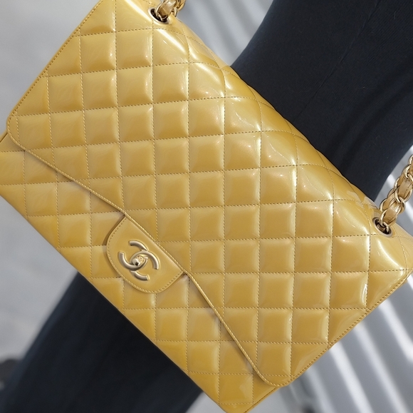 AuthenticCHANEL Jumbo XL single classic flap in a Creamy Gold patent leather ✨️ - Picture 1 of 17